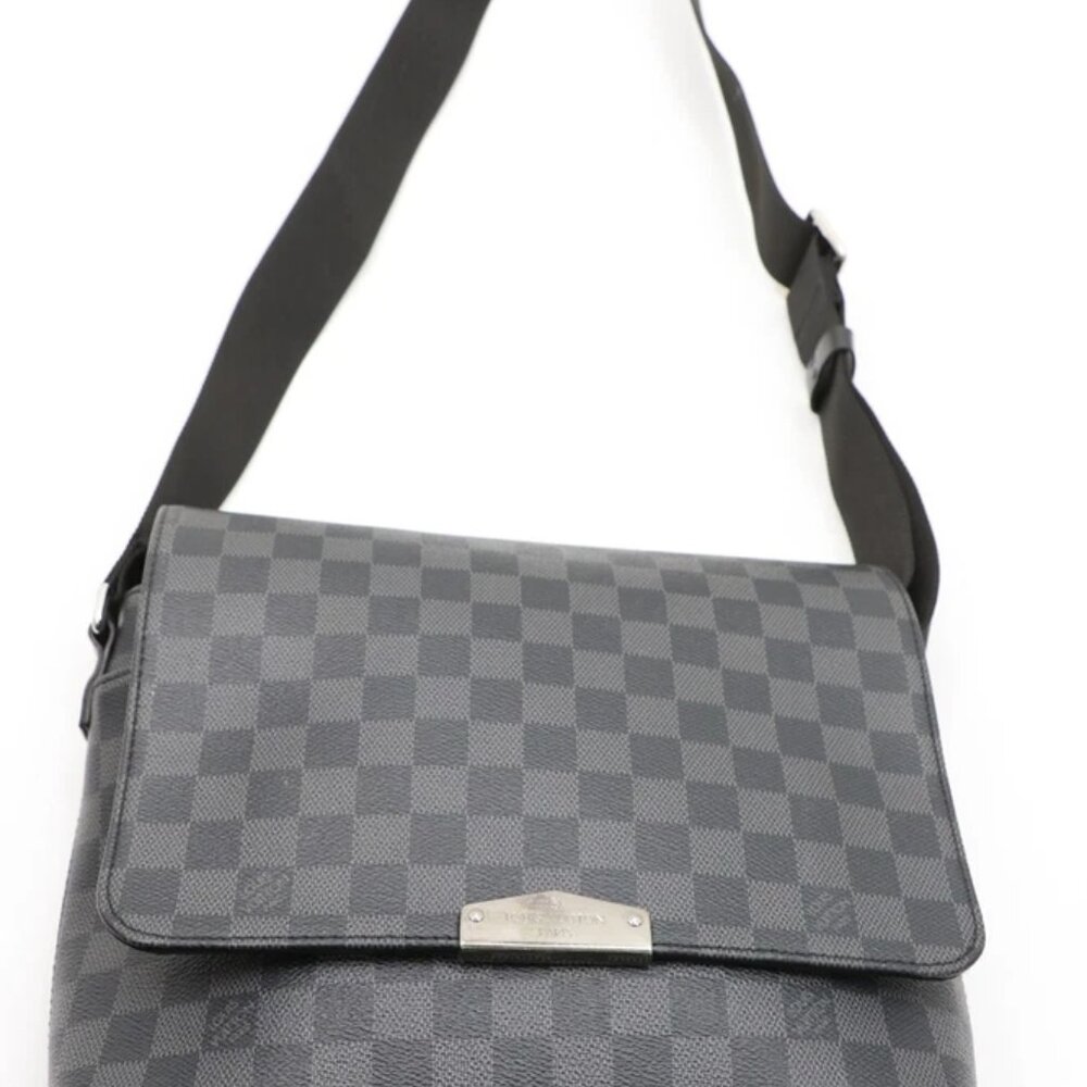 Louis Vuitton District Damier Graphite Messenger Bag - Black/Grey *READ* - Picture 5 of 16